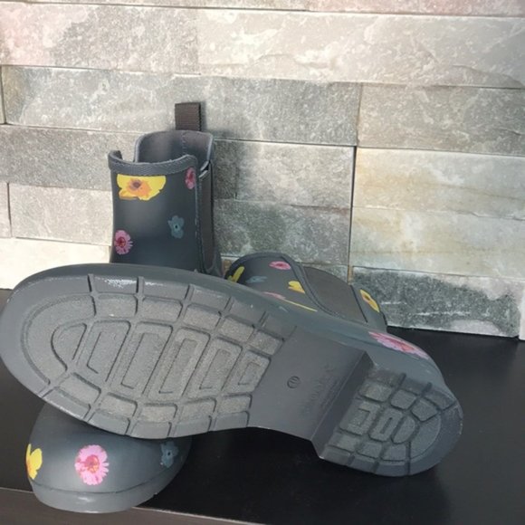 Chooka Pressed Flowers East Lake Chelsea Rain Boot - Picture 9 of 9